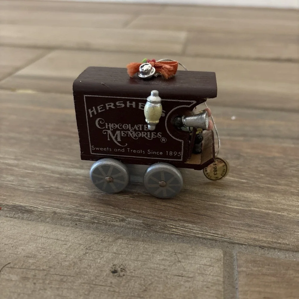 Vintage Wood‎ Wagon Hershey's Chocolate World Ornament 1983 Kurt S. Adler